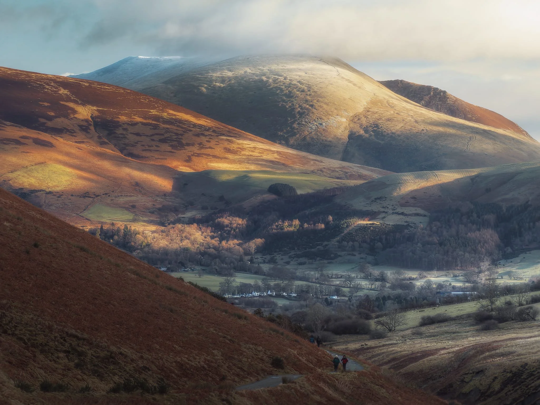 Looking back again, Skiddaw falls out of view but Blencathra’s smooth western profile, Blease Fell, is just as appealing.