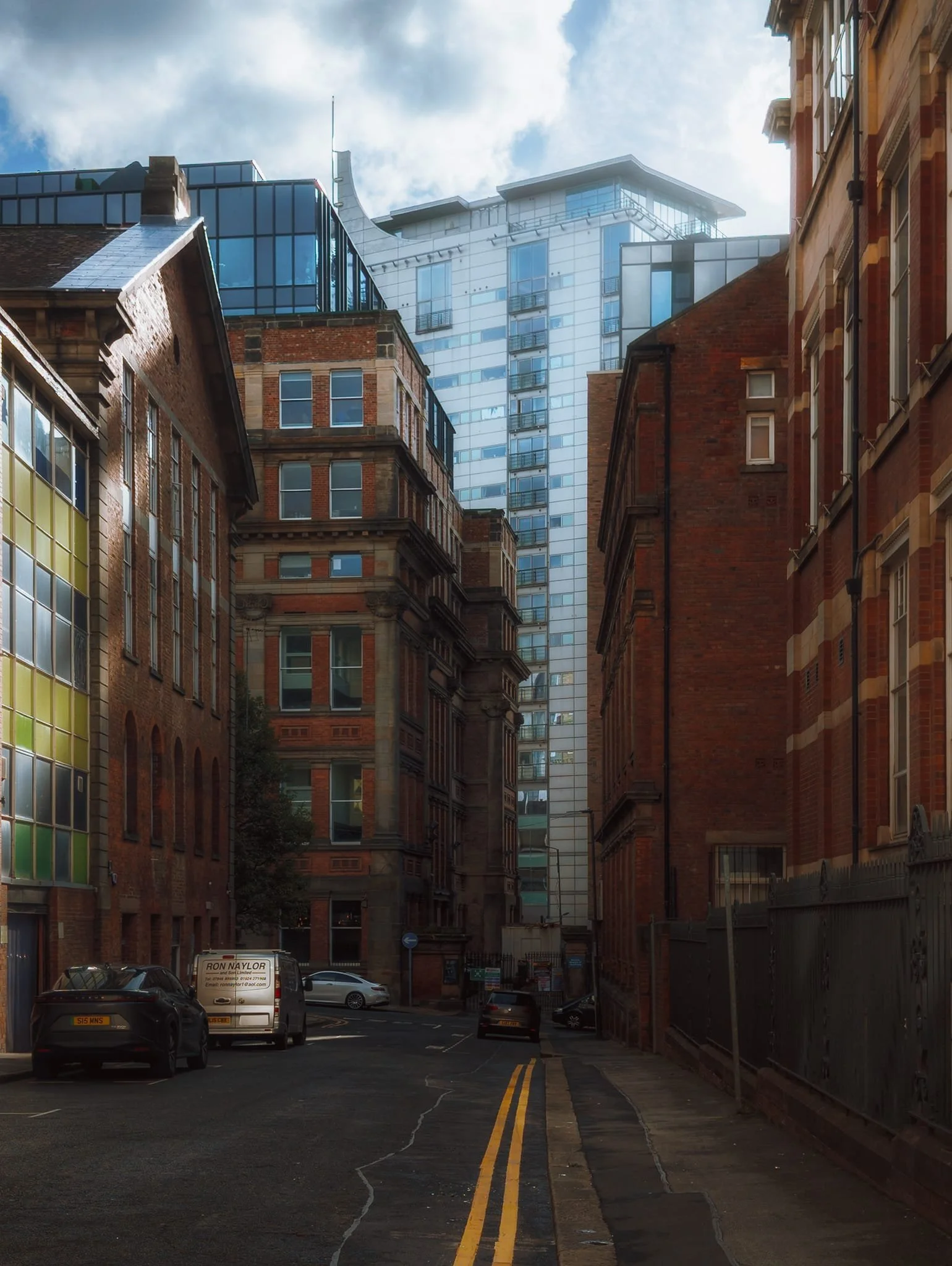 Similarly, looking down Percival Street, lined with old red brick warehouses with the K2 Tower looming behind as a nice contrast.