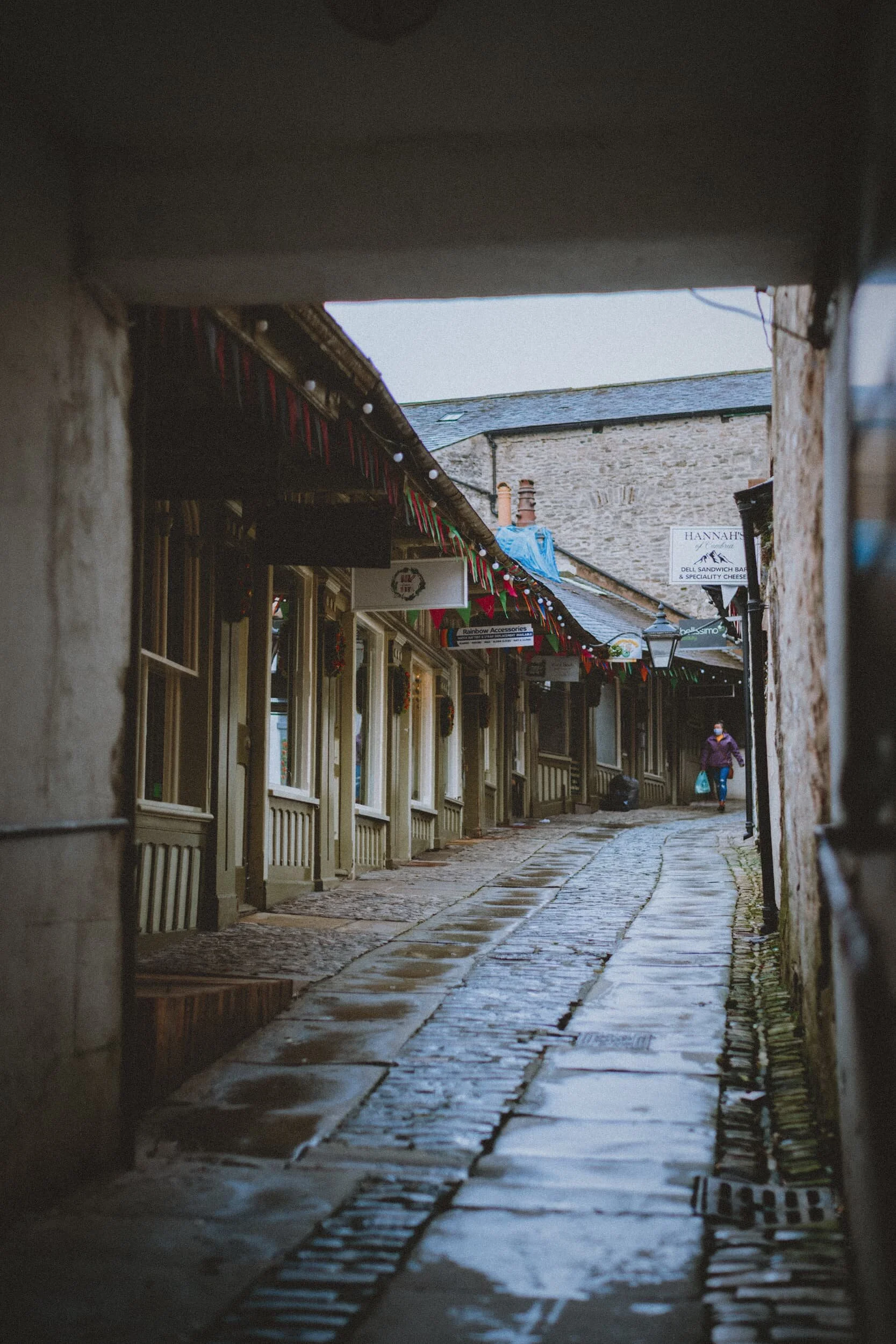 New Shambles lane follows the route of an ancient path, Watt Lane; this went through property owned by the Trustees of the Market Place Chapel, back in the 18th century. It was redeveloped as the New Shambles in 1804 as 12 butchers’ shops. This lane became known as Stinking Lane as there weren’t any drains from the slaughter houses here (even though the owners paid “2/6”—two shillings and sixpence—a week to have the lane cleaned).