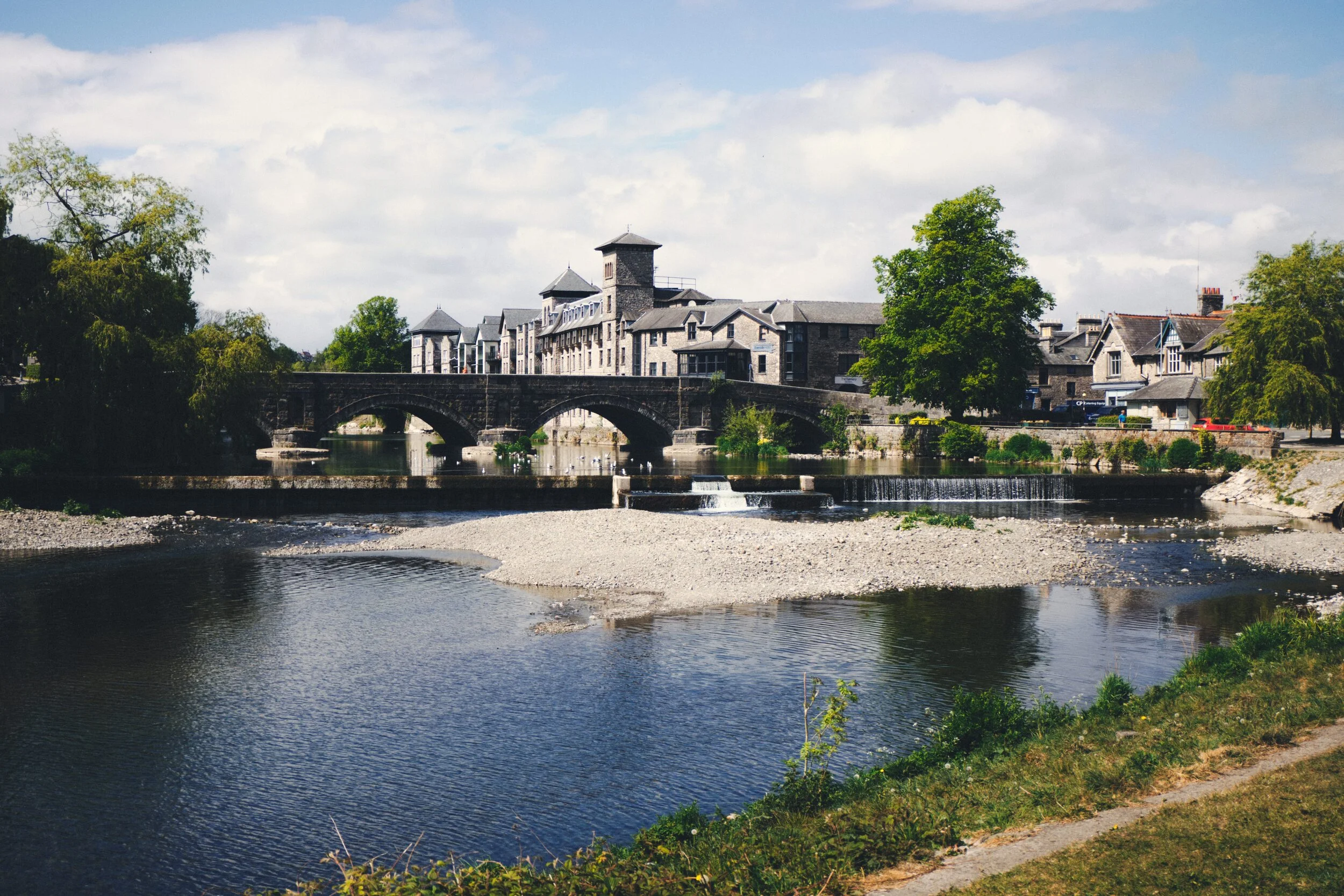 Stramongate Bridge and its weir. Can never resist a shot of this view.
