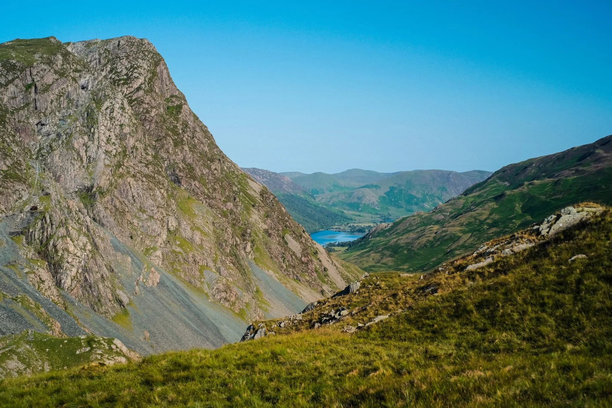 The ascent up the shoulder of Dale Head from the Honister Slate Mine quickly opens these incredible views towards Buttermere and the Lorton Vale. Fleetwith Pike (648 m/2,126 ft) on the left was looking magnificent.